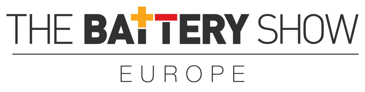 The Battery Show Europeのロゴ。BATTERYの文字は太字にデザインされ、Tにはプラス記号とマイナス記号が使用されている。下線の下にEUROPEの文字。by Standex Detect